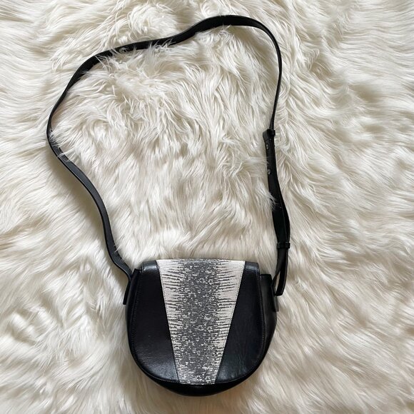 Vince Black White Modern V Python Embossed Leather Crossbody Purse Bag - Picture 4 of 9